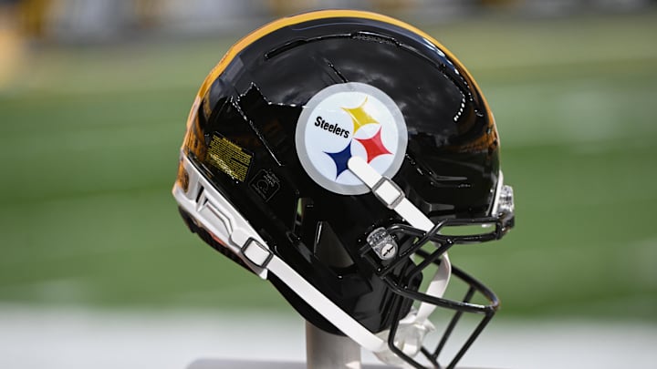 Nov 16, 2025; Pittsburgh, Pennsylvania, USA; A Pittsburgh Steelers helmet before a game against the Cincinnati Bengals at Acrisure Stadium. Mandatory Credit: Barry Reeger-Imagn Images Nov 16, 2025; Pittsburgh, Pennsylvania, USA; A Pittsburgh Steelers helmet before a game against the Cincinnati Bengals at Acrisure Stadium. Mandatory Credit: Barry Reeger-Imagn Images