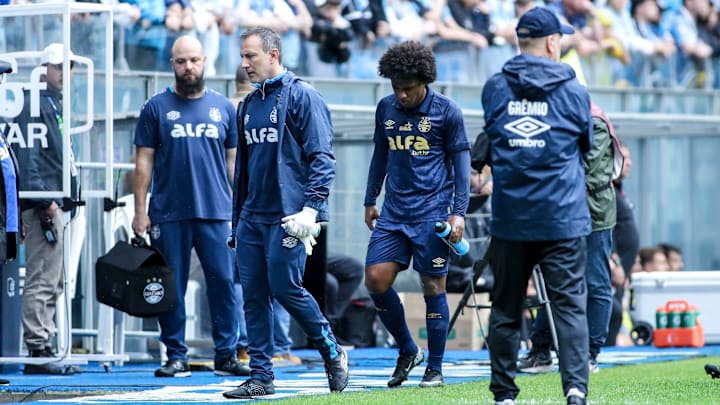 Willian atuou menos de 20 minutos contra o Vitória