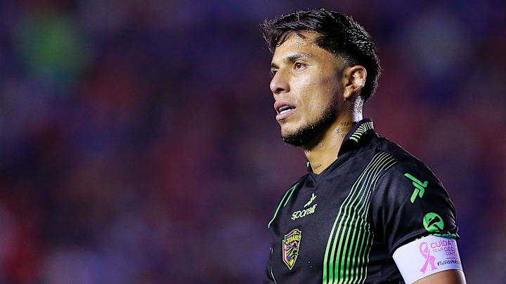 Defensor já vestiu as camisas de Fiorentina e Eintracht Frankfurt