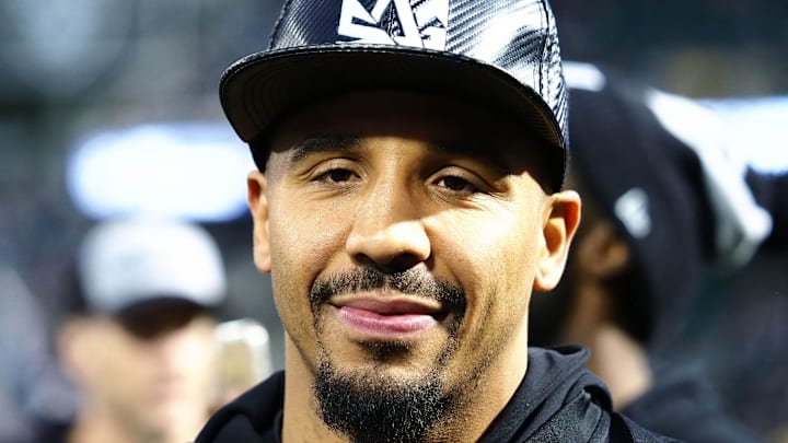 Dec 17, 2017; Oakland, CA, USA; Retired boxer Andre Ward on the sideline before the game between the Oakland Raiders and the Dallas Cowboys at Oakland Coliseum. Mandatory Credit: Kelley L Cox-Imagn Images Dec 17, 2017; Oakland, CA, USA; Retired boxer Andre Ward on the sideline before the game between the Oakland Raiders and the Dallas Cowboys at Oakland Coliseum. Mandatory Credit: Kelley L Cox-Imagn Images