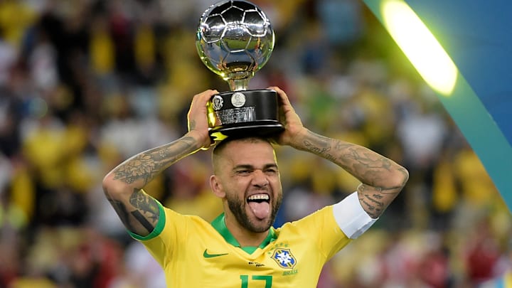 Dani Alves es una verdadera leyenda del fútbol