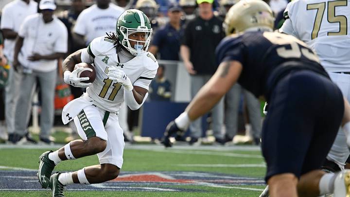 Sep 6, 2025; Annapolis, Maryland, USA; UAB Blazers running back Solomon Beebe (11) runs after a first quarter catch against the Navy Midshipmen at Navy-Marine Corps Memorial Stadium. Mandatory Credit: Tommy Gilligan-Imagn Images Sep 6, 2025; Annapolis, Maryland, USA; UAB Blazers running back Solomon Beebe (11) runs after a first quarter catch against the Navy Midshipmen at Navy-Marine Corps Memorial Stadium. Mandatory Credit: Tommy Gilligan-Imagn Images