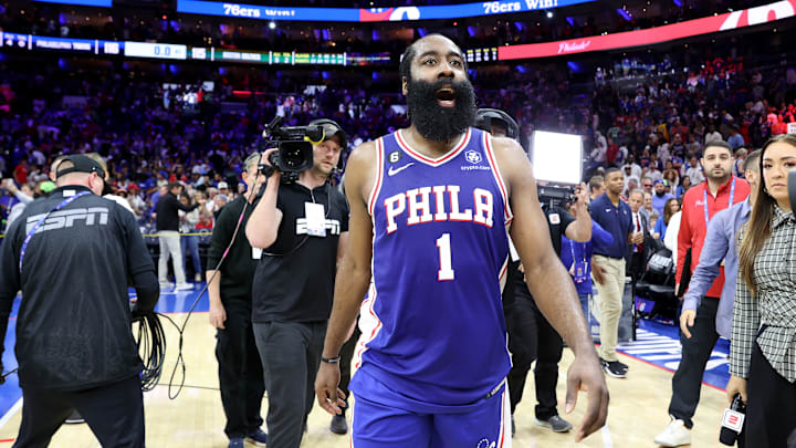 James Harden está siendo vinculado a los Lakers en esta temporada muerta de la NBA