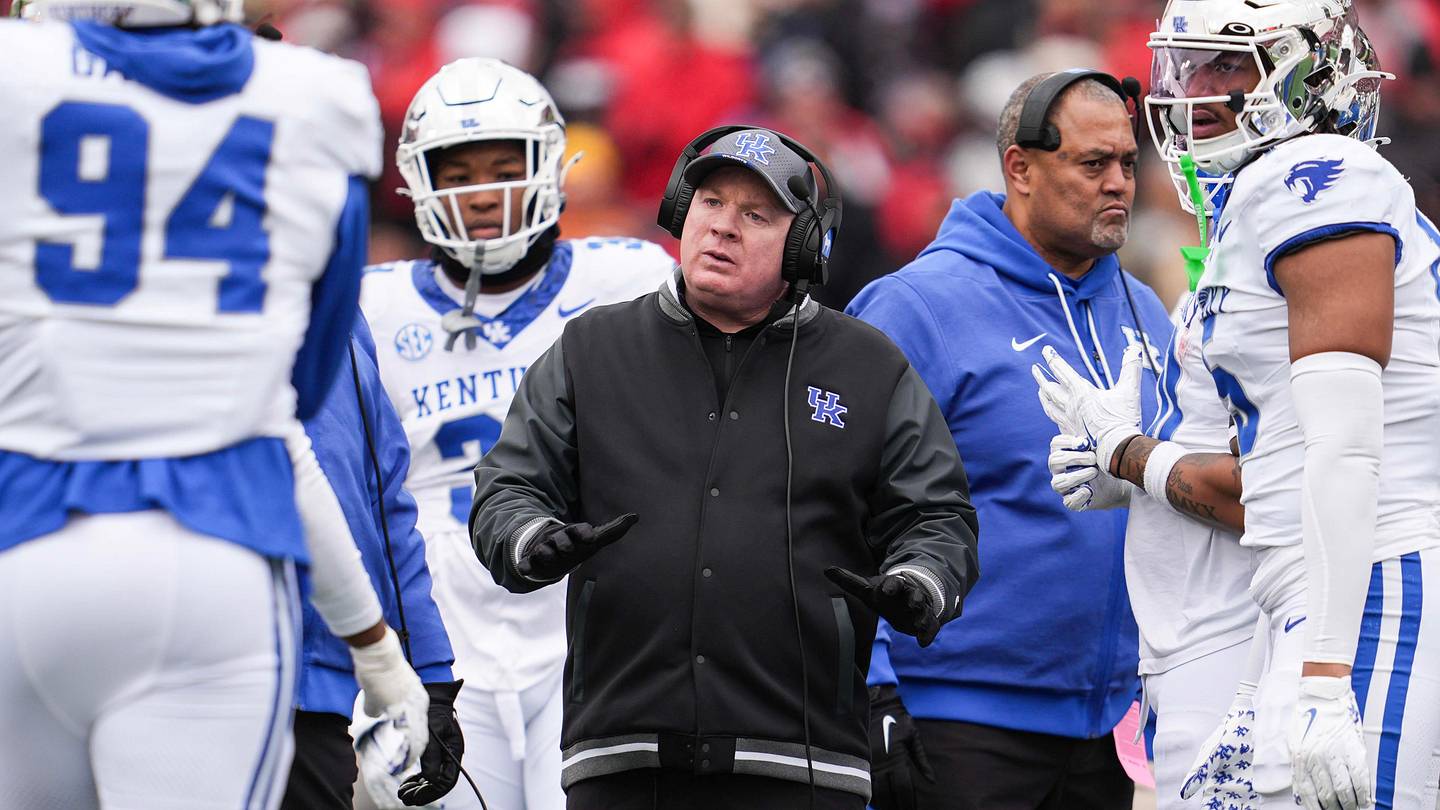 Late to the party: Kentucky fires Mark Stoops at the worst possible time