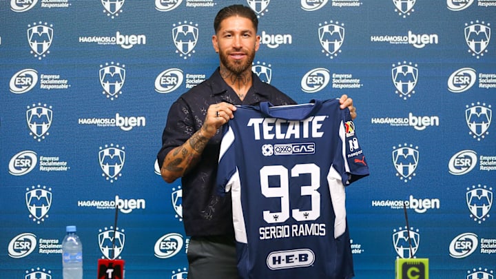 Sergio Ramos en su presentación como nuevo jugador de Rayados de Monterrey