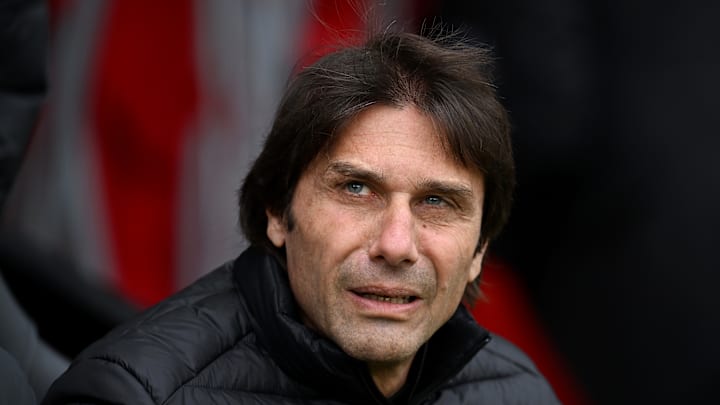 Antonio Conte devrait prendre la porte.