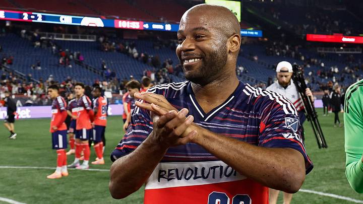 Andrew Farrell dirá adiós a los Revs al acabar la campaña
