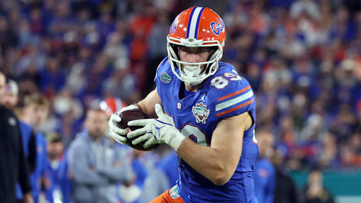 The rising Gators tight end option is now on watch for the award for the best tight end