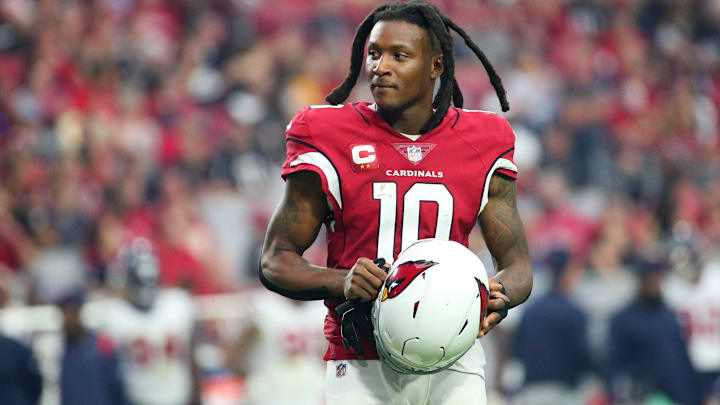 Arizona Cardinals wide receiver DeAndre Hopkins (10) waits during a timeout during the third quarter Arizona Cardinals wide receiver DeAndre Hopkins (10) waits during a timeout during the third quarter