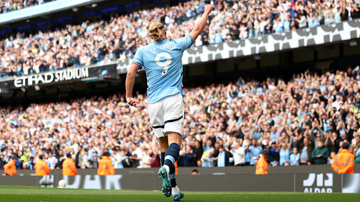 Erling Haaland bateu na trave para marcar o terceiro hat-trick em quatro jogos na Premier League 2024/25