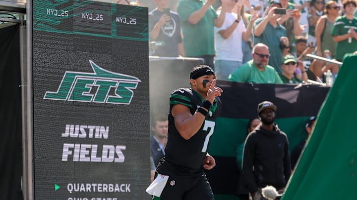 Oct 5, 2025; East Rutherford, New Jersey, USA; New York Jets quarterback Justin Fields (7) takes the field prior to a game against the Dallas Cowboys at MetLife Stadium. Oct 5, 2025; East Rutherford, New Jersey, USA; New York Jets quarterback Justin Fields (7) takes the field prior to a game against the Dallas Cowboys at MetLife Stadium.