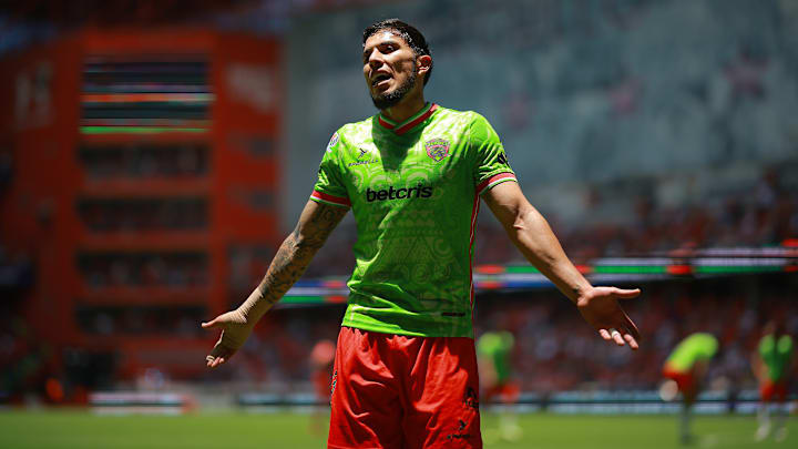 Carlos Salcedo sería pretendido por Cruz Azul