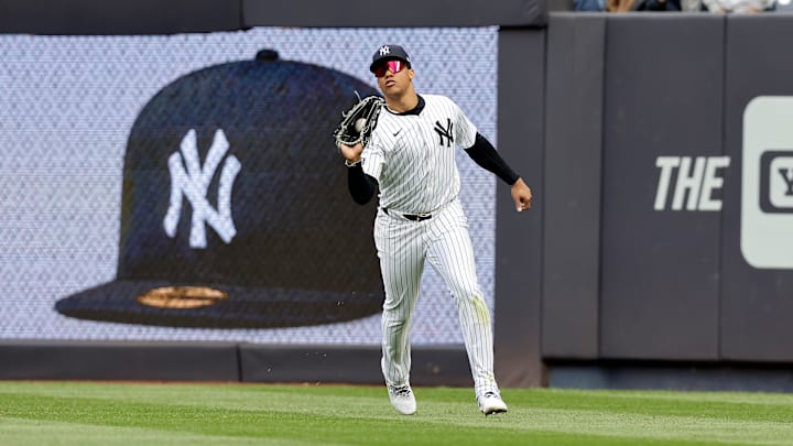 El gerente de los Yankees destaca la integración de Juan Soto con la fanaticada