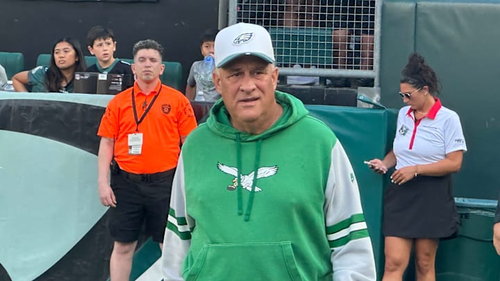 Eagles defensive coordinator Vic Fangio at practice on Aug. 10, 2025. Eagles defensive coordinator Vic Fangio at practice on Aug. 10, 2025.