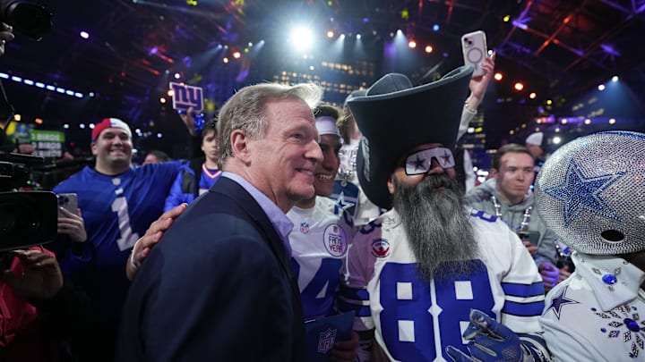Apr 25, 2024; Detroit, MI, USA; NFL commissioner Roger Goodell poses with fans during the 2024 NFL Draft at Campus Martius Park and Hart Plaza. Apr 25, 2024; Detroit, MI, USA; NFL commissioner Roger Goodell poses with fans during the 2024 NFL Draft at Campus Martius Park and Hart Plaza.