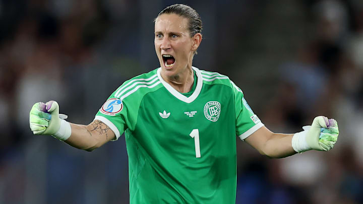 Ann-Katrin Berger lässt ihre Zukunft im DFB-Kasten weiterhin offen