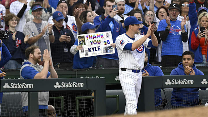 Sep 28, 2024; Chicago, Illinois, USA;  Chicago Cubs pitcher Kyle Hendricks (28) thanks fans after he was pulled from the game  during the eighth inning against the Cincinnati Reds at Wrigley Field.