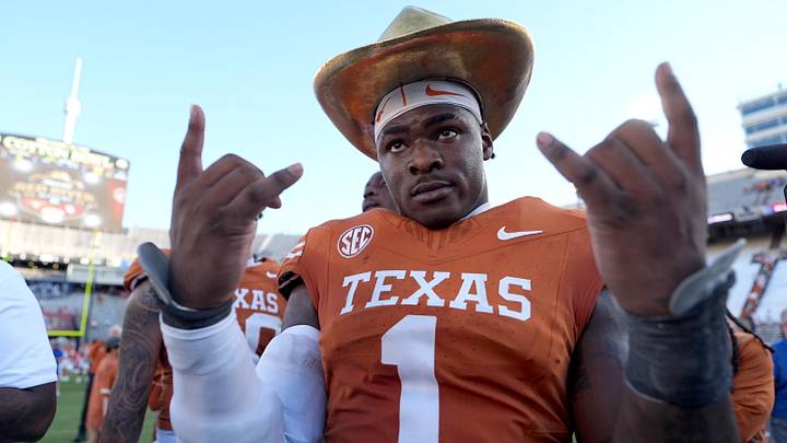 Texas Longhorns defensive end Colin Simmons (1) celebrates with the golden hat following the Red River Rivalry college football game between the University of Oklahoma Sooners and the Texas Longhorn at the Cotton Bowl Stadium in Dallas, Texas, Saturday, Oct. 11, 2025. Texas Longhorns defensive end Colin Simmons (1) celebrates with the golden hat following the Red River Rivalry college football game between the University of Oklahoma Sooners and the Texas Longhorn at the Cotton Bowl Stadium in Dallas, Texas, Saturday, Oct. 11, 2025.