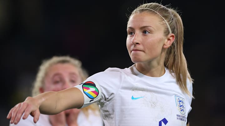 Die englische Kapitänin Leah Williamson lief beim diesjährigen Arnold Clark Cup mit der One-Love-Binde auf