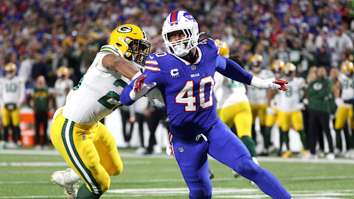 Bills Von Miller rushes around the end against the Packers.