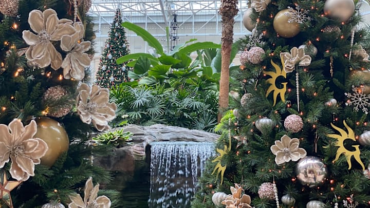Gaylord Palms Resort Holiday decor