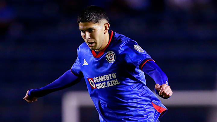 Cruz Azul debería dejar salir a varios jugadores en verano Cruz Azul debería dejar salir a varios jugadores en verano