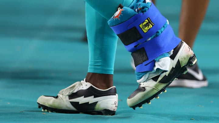 Tennessee Titans v Miami Dolphins