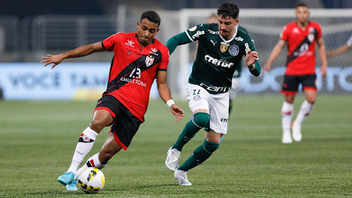O Atlético-GO vem de derrota para o Palmeiras