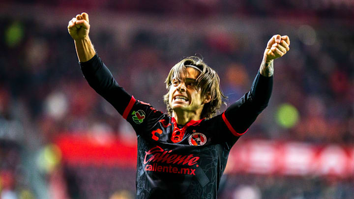 El jugador Joaquín Montesinos celebra un gol con Xolos de Tijuana. El jugador Joaquín Montesinos celebra un gol con Xolos de Tijuana.