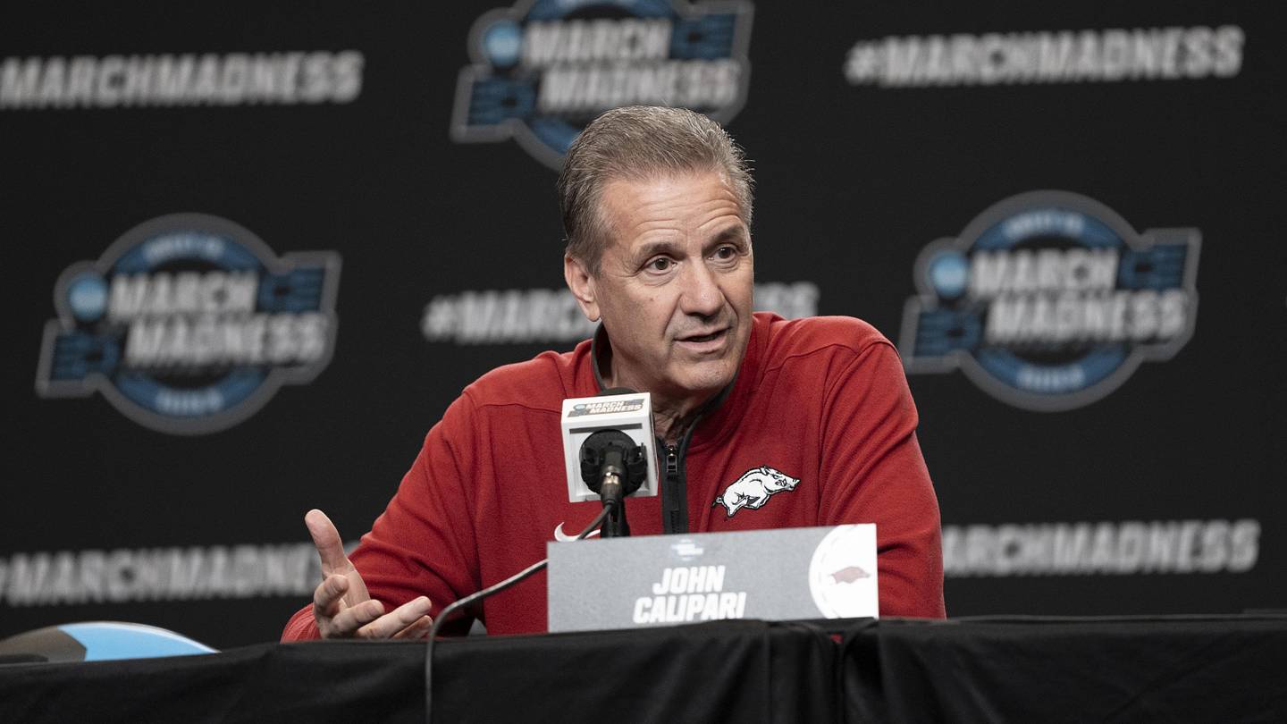 Arkansas Basketball Fans Await Key Transfers for Future