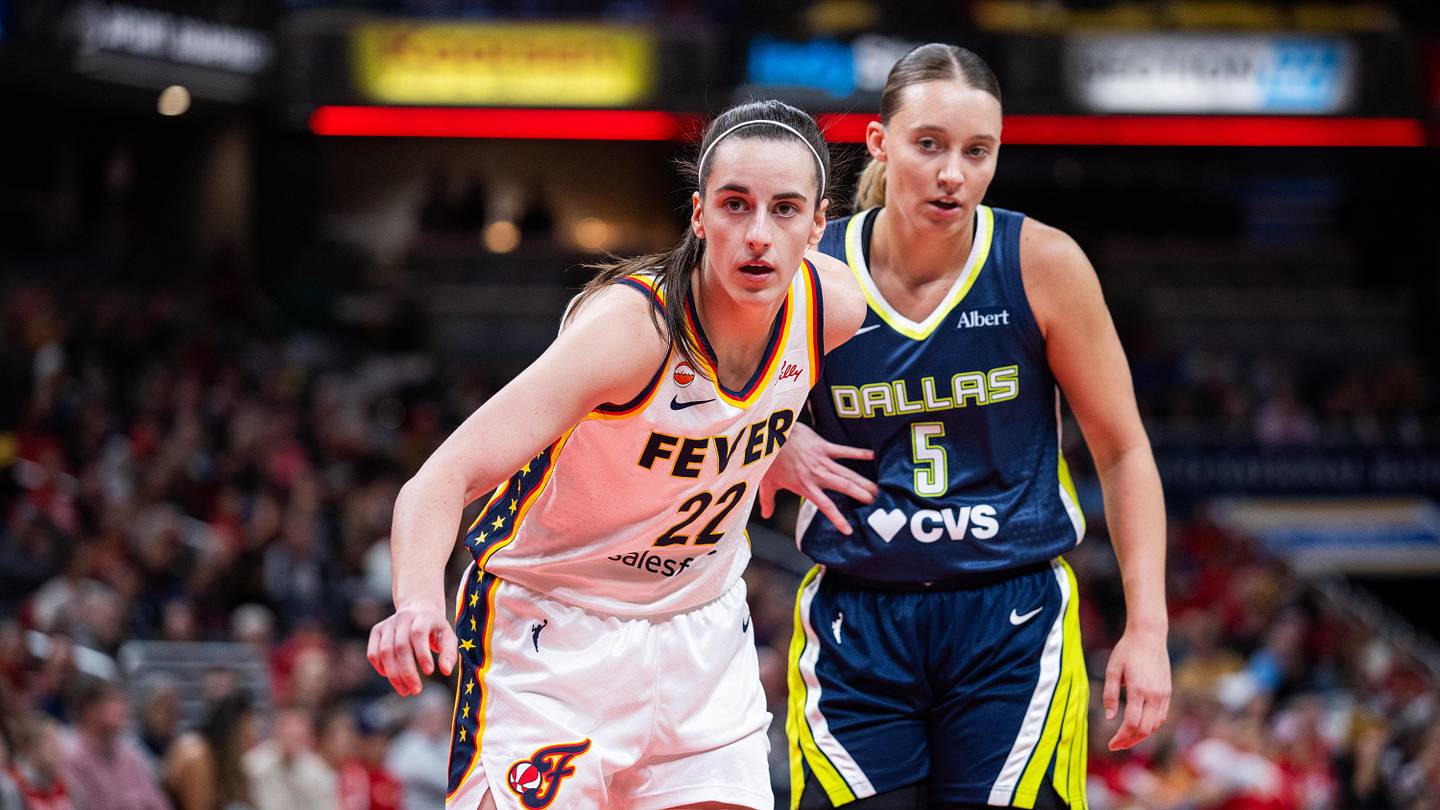 Indiana Fever vs. Dallas Wings Score: Caitlin Clark Takes on Paige Bueckers, Azzi Fudd