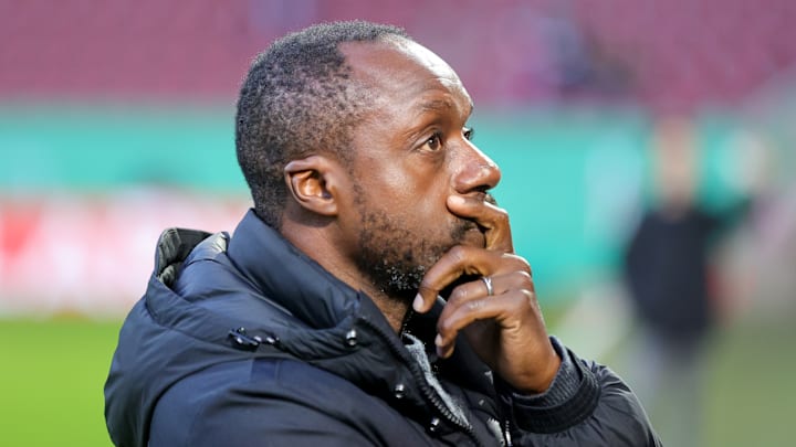 Schalkes Kaderplaner Ben Manga sucht einen Stürmer Schalkes Kaderplaner Ben Manga sucht einen Stürmer