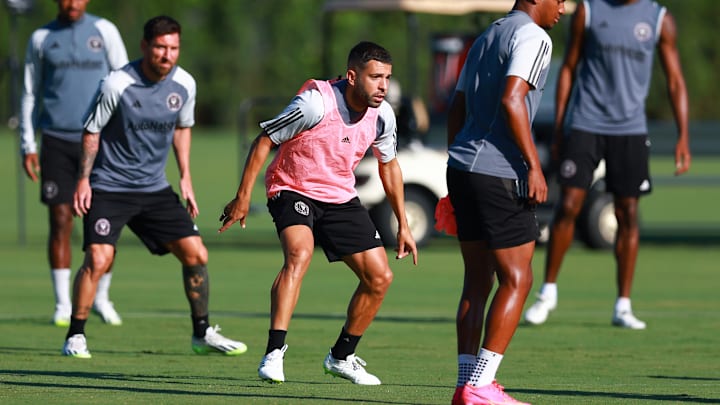 Inter Miami's latest senior signing, Jordi Alba, takes part in practice with the squad.