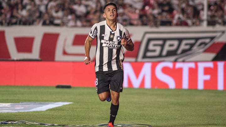 Thiago Almada marcou o gol do Botafogo no Morumbis. Thiago Almada marcou o gol do Botafogo no Morumbis.