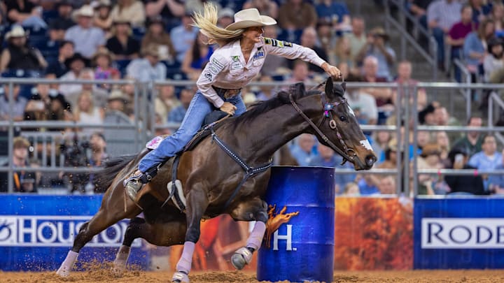 Barrel racer Michelle Alley swept Bracket 1 aboard Lipstick N Stilletos 