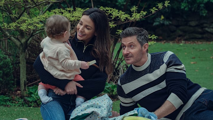 Fool Me Once. Michelle Keegan as Maya Stern and Richard Armitage as Joe Burkett in Fool Me Once. Cr. Matt SquireNetflix © 2023