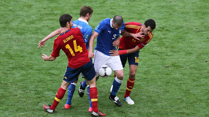 Xabi Alonso, Thiago Motta, Sergio Busquets.