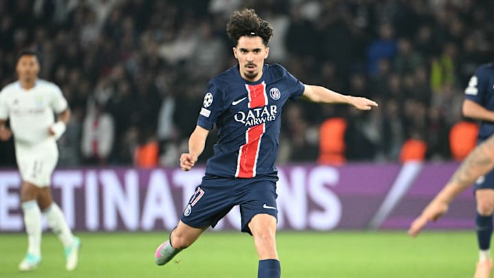 Vitinha a pris une autre dimension sous les ordres de Luis Enrique; il est devenu un top milieu. Vitinha a pris une autre dimension sous les ordres de Luis Enrique; il est devenu un top milieu.