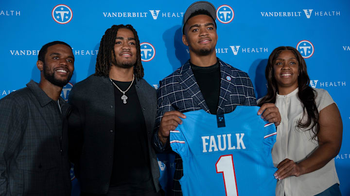 Tennessee Titans first round draft pick edge Keldric Faulk, 31st pick overall, stands for a portrait with his family at Vanderbilt Health Football Center Friday, April 24, 2026.