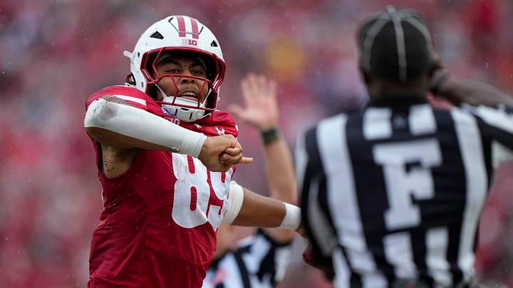 Sep 19, 2026; Madison, Wisconsin, USA;  Wisconsin Badgers tight end Jacob Harris (89) reacts following a catch during the second quarter against the Eastern Michigan Eagles at Camp Randall Stadium. Mandatory Credit: Jeff Hanisch-Imagn Images