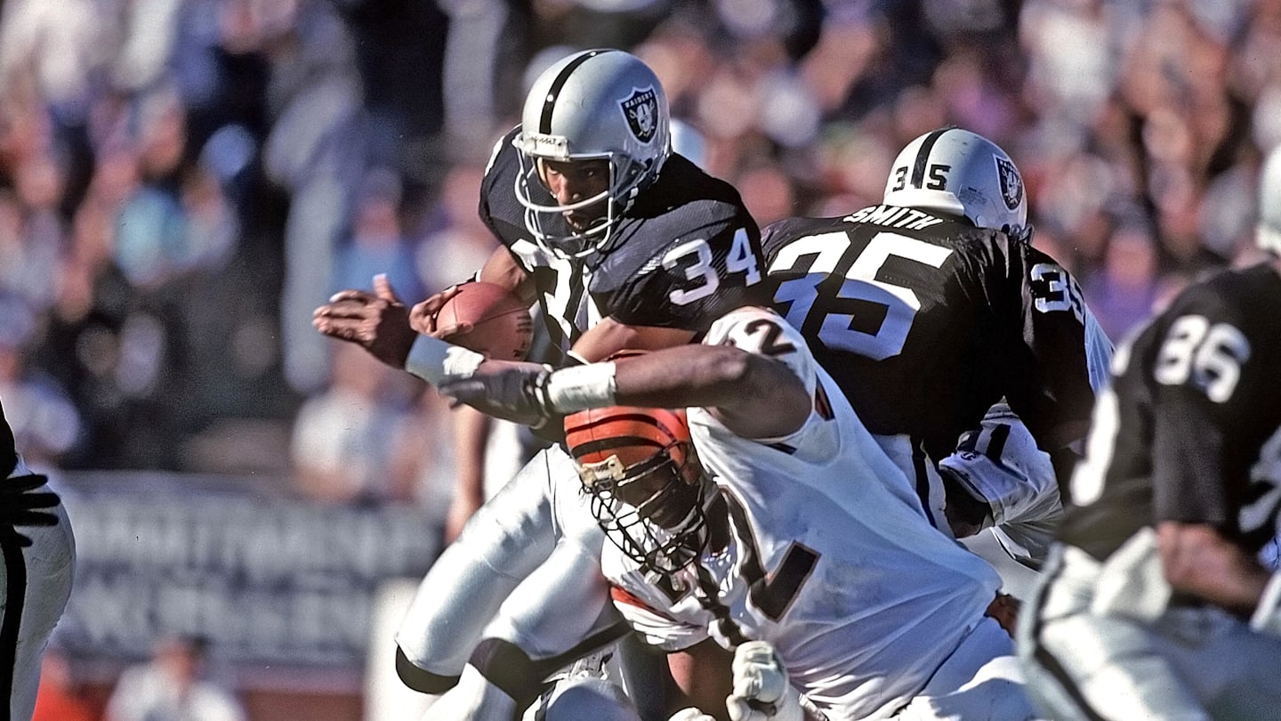Bo Jackson Foot Locker card sells for record