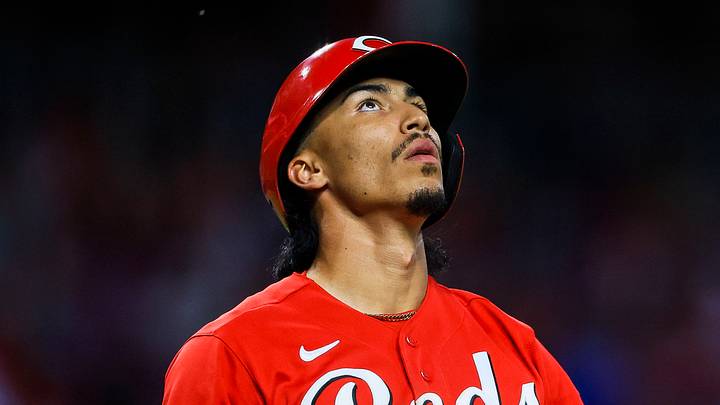 Cincinnati Reds second baseman Edwin Arroyo (2) at bat