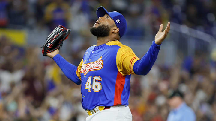 José Alvarado no podrá lanzar con Venezuela José Alvarado no podrá lanzar con Venezuela