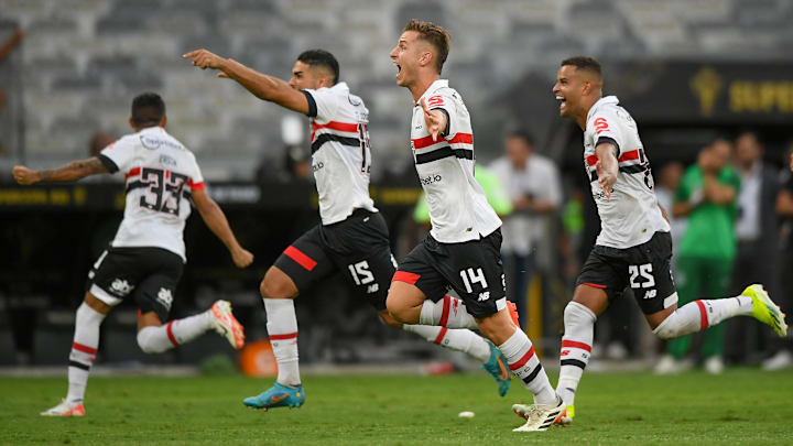 São Paulo derrotou o Palmeiras nas penalidades e faturou a Supercopa São Paulo derrotou o Palmeiras nas penalidades e faturou a Supercopa