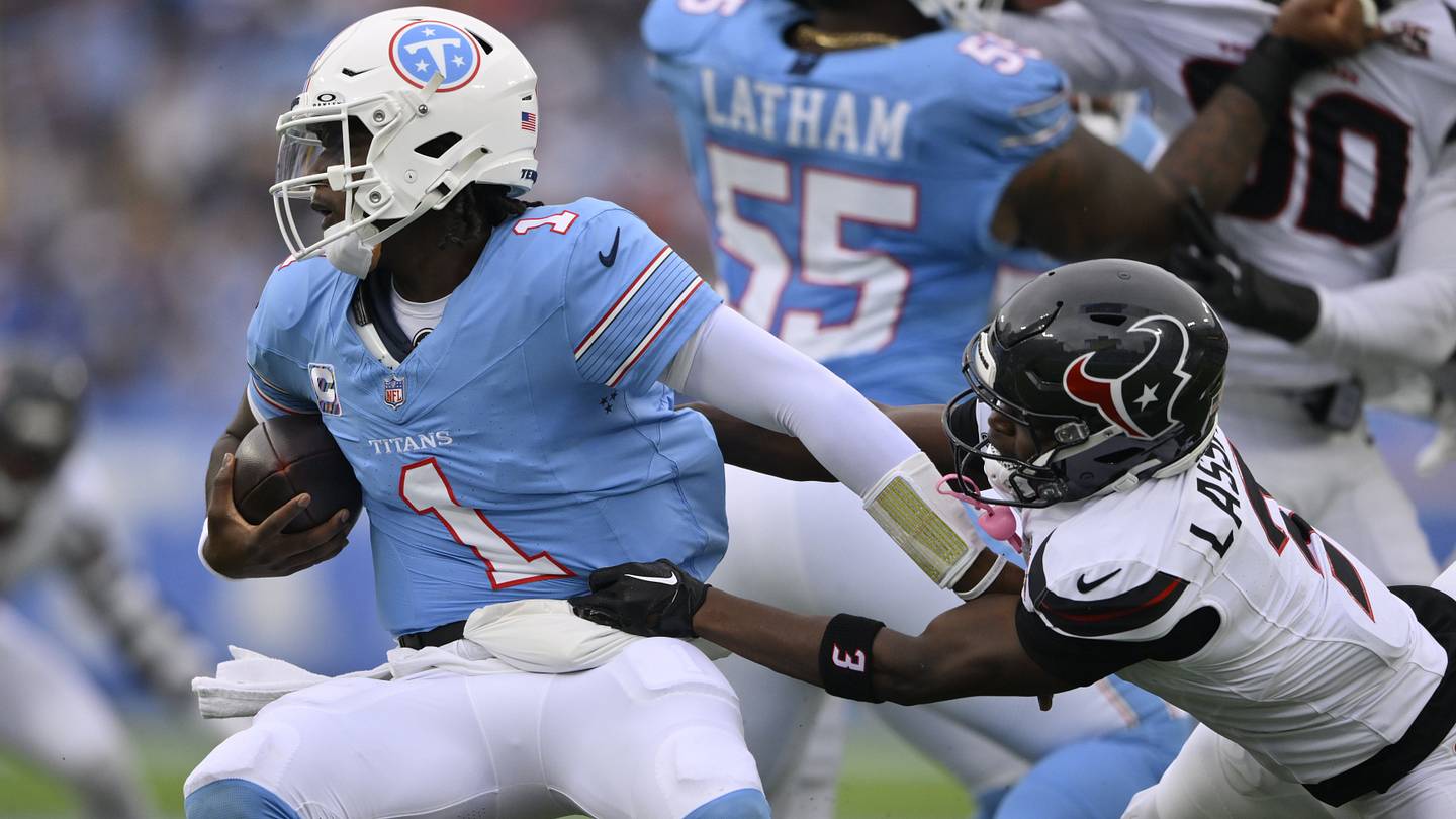 Titans QB Cam Ward's Promising Progress Stalls In 26-3 Loss vs. Texans