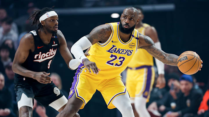 Los Angeles Lakers visitan a los Portland Trail Blazers en el último duelo de la ronda regular de la NBA