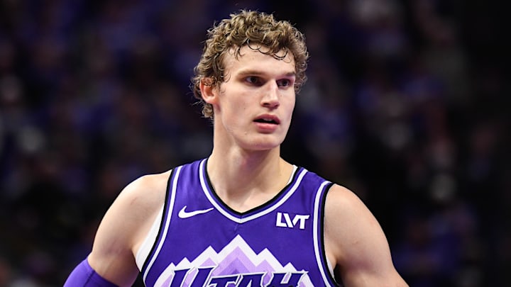 Phoenix Suns v Utah Jazz