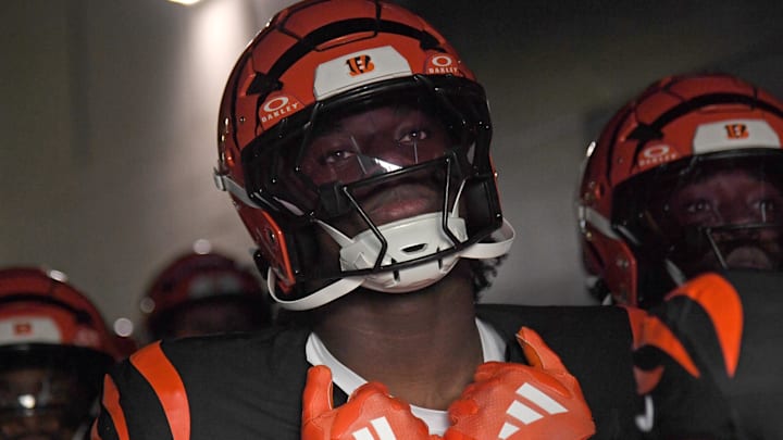 Aug 7, 2025; Philadelphia, Pennsylvania, USA; Cincinnati Bengals defensive end Shemar Stewart (97) in the tunnel against the Philadelphia Eagles at Lincoln Financial Field. Mandatory Credit: Eric Hartline-Imagn Images Aug 7, 2025; Philadelphia, Pennsylvania, USA; Cincinnati Bengals defensive end Shemar Stewart (97) in the tunnel against the Philadelphia Eagles at Lincoln Financial Field. Mandatory Credit: Eric Hartline-Imagn Images