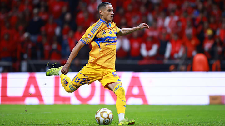 Toluca v Tigres UANL - Torneo Apertura 2025 Liga MX Final