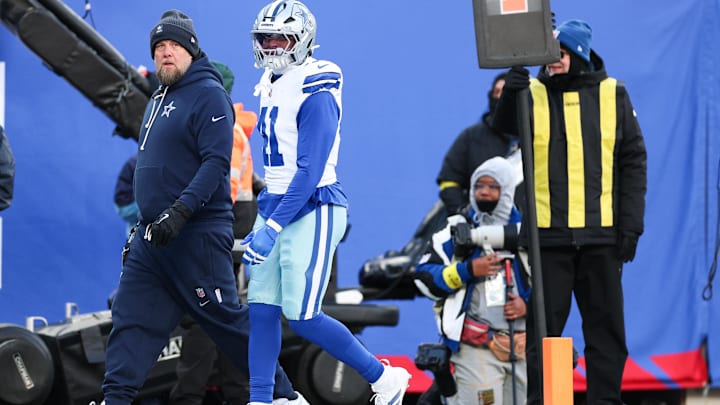 Dallas Cowboys DE Donovan Ezeiruaku leaves the field after being ejected during the third quarter against the New York Giants. Dallas Cowboys DE Donovan Ezeiruaku leaves the field after being ejected during the third quarter against the New York Giants.